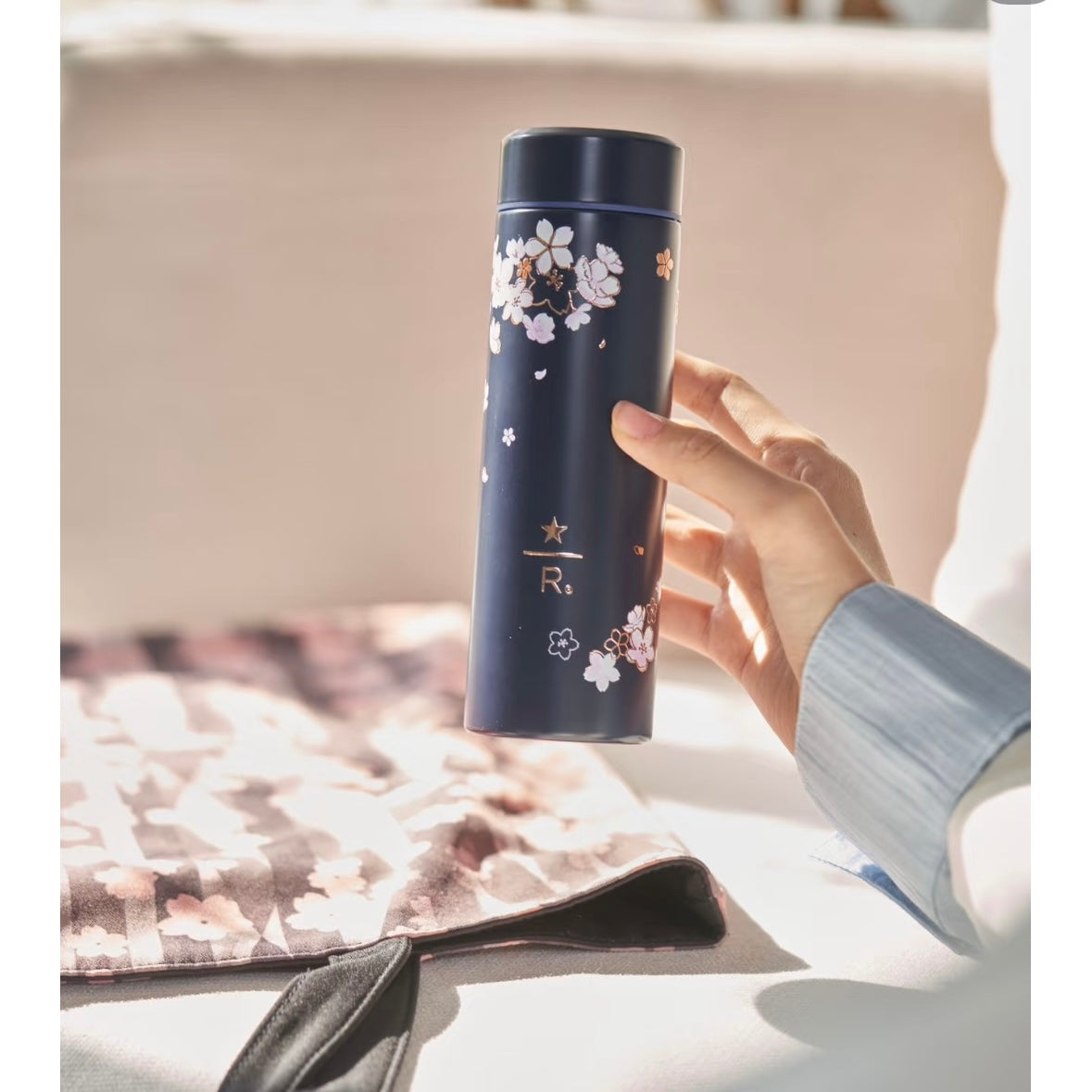 Starbucks cup num 1044