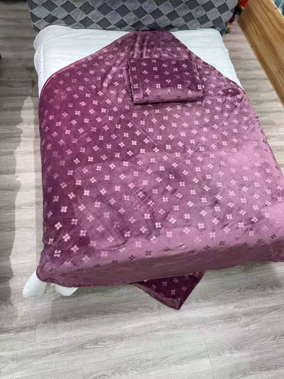 Emily link 24 12.24 man