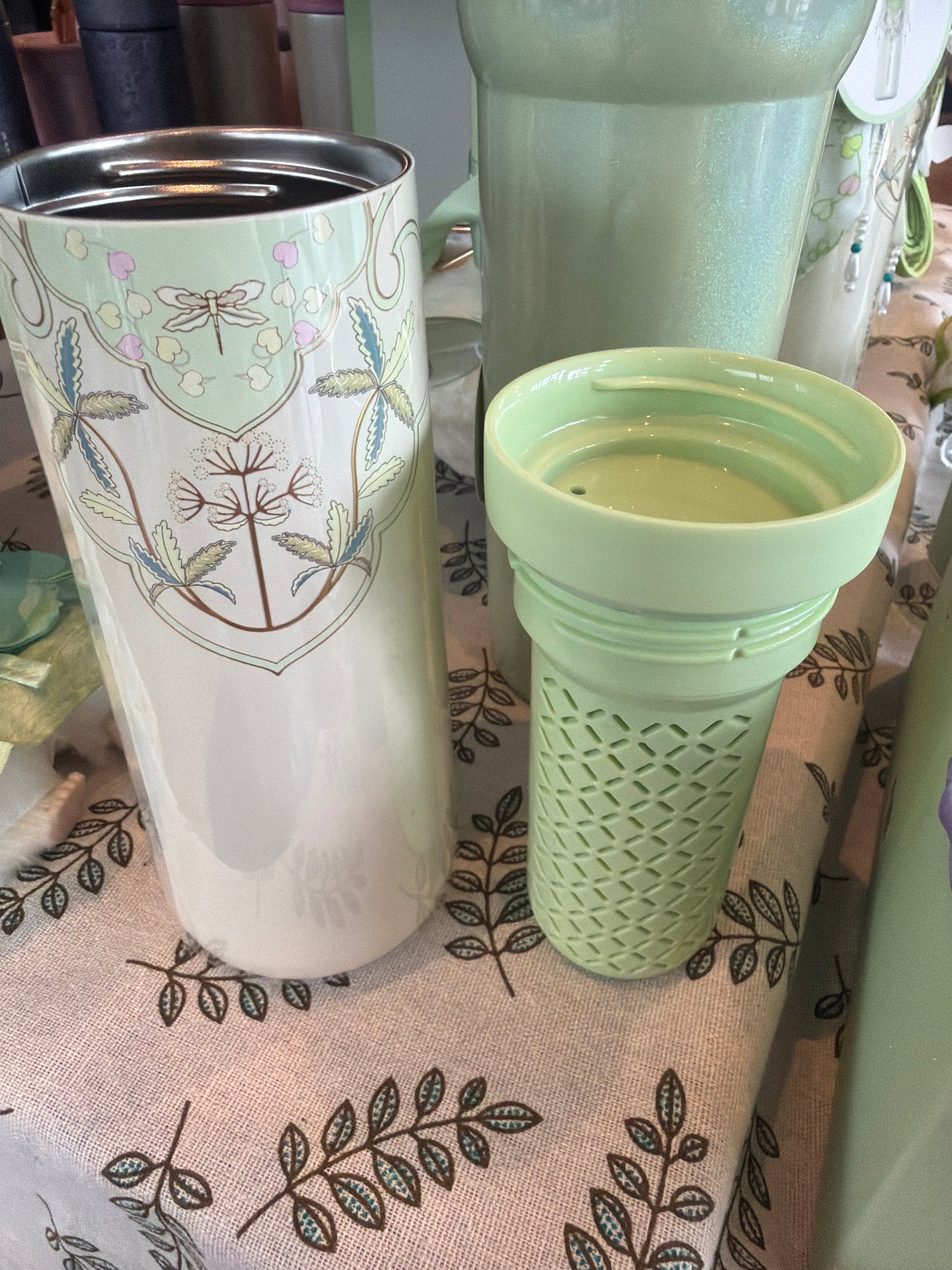 Starbucks cup num 1528
