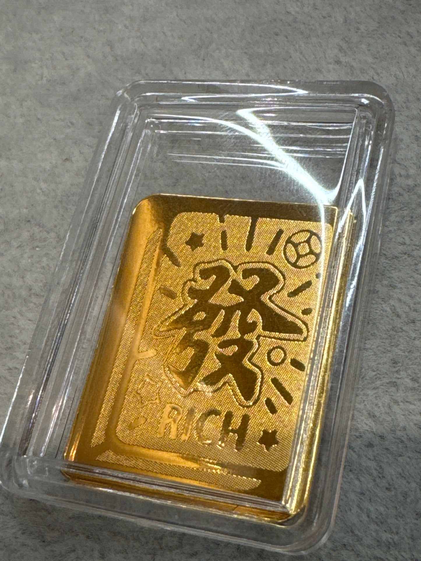 2mg Gold Stickers