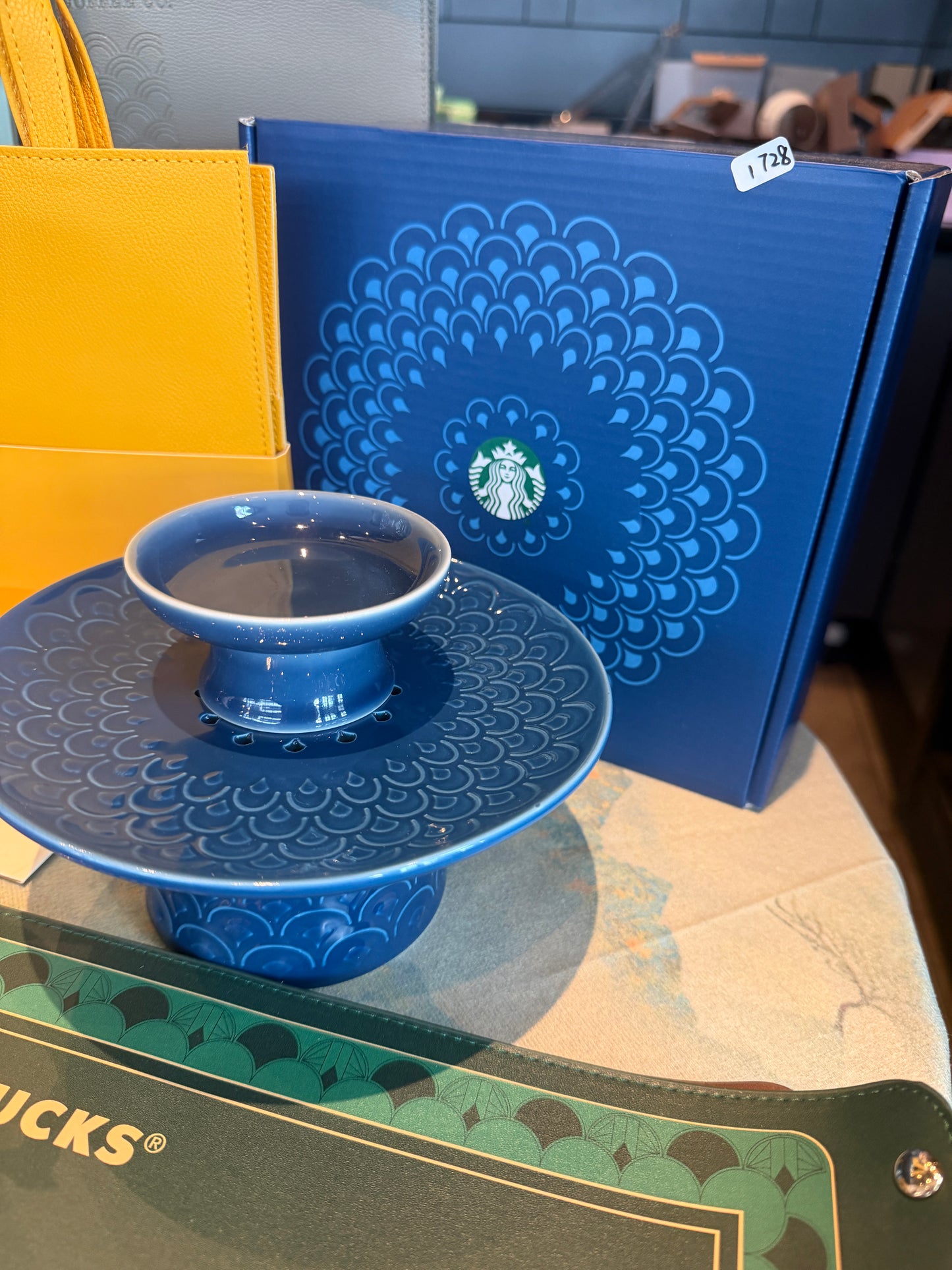 Starbucks cup num 1728