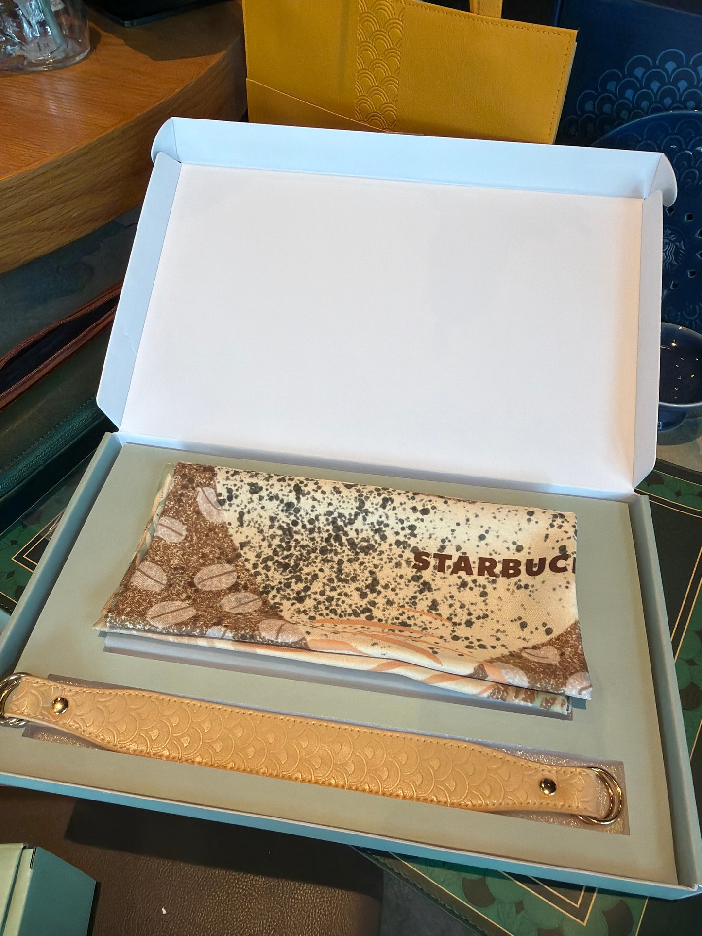 Starbucks cup num 1725
